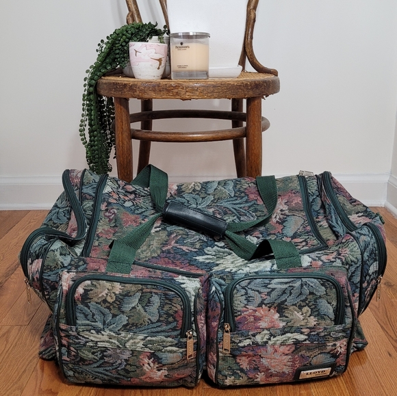 Tapestry dufflebag - Picture 1 of 2
